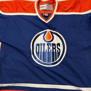 Edmonton Oilers hockey jersey. Size XL. CCM.